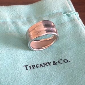 Tiffany & Co. The Leaf ring